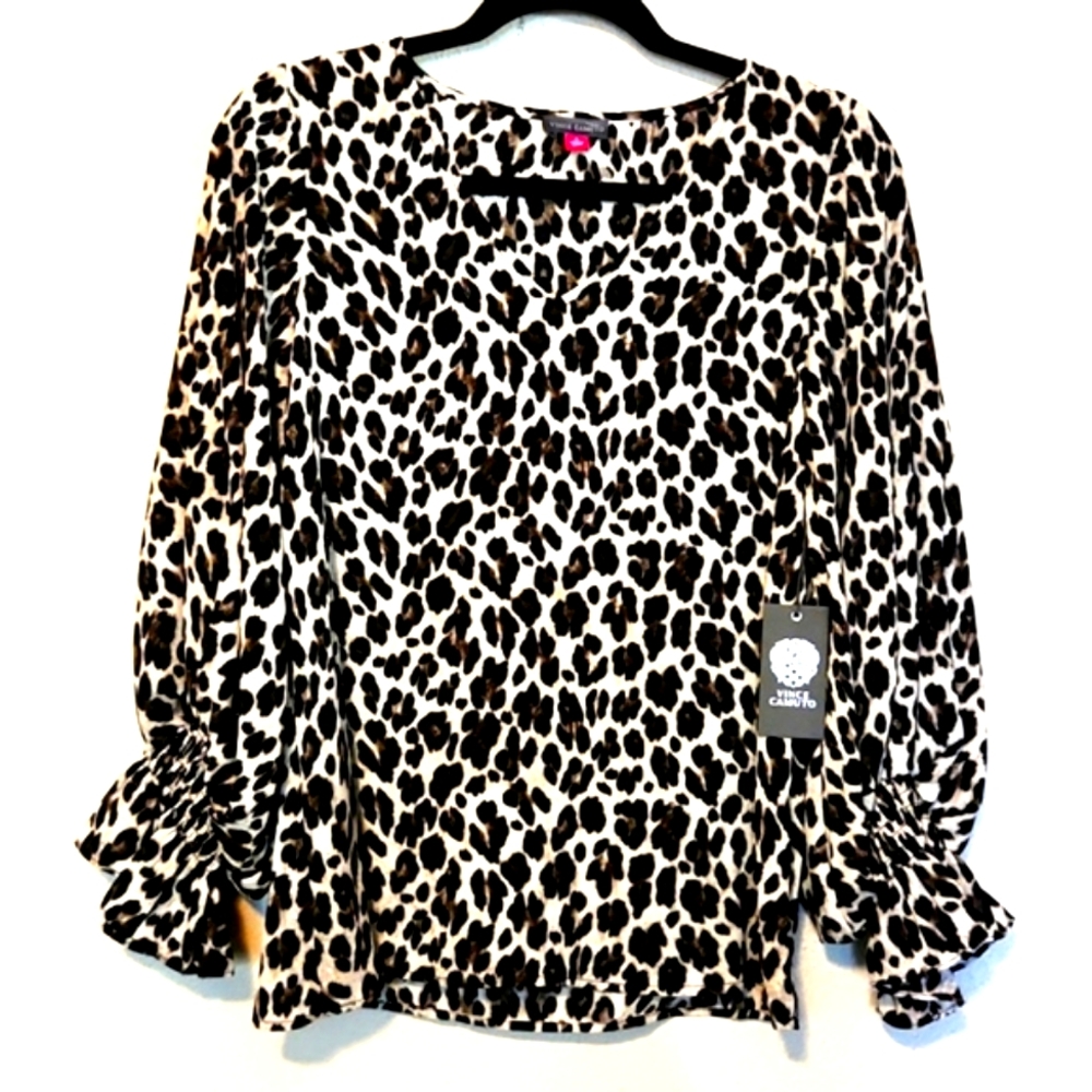 NWT Vince Camuto Leopard Print Smocked Cuff V Neck Blouse Size Small